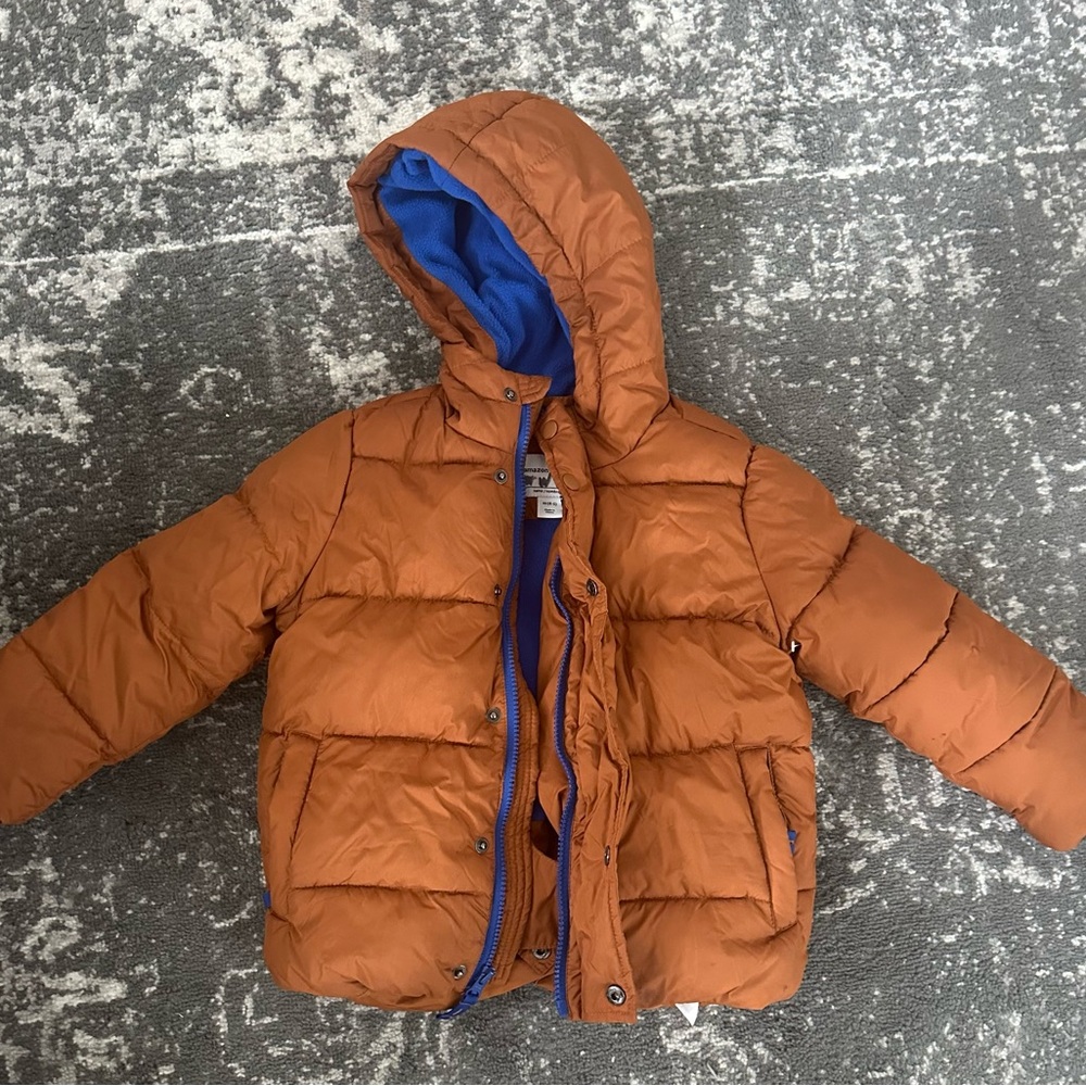 Amazon Essentials Orange and Blue Puffer Jacket with Stand-Up Collar